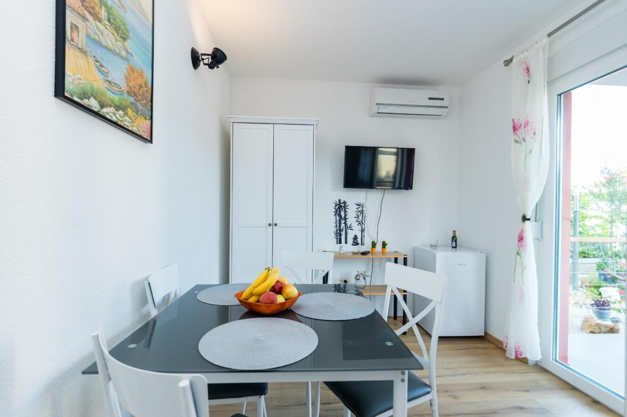 Apartments And Rooms With Parking Space Grebastica, Sibenik - 17831 Exteriér fotografie